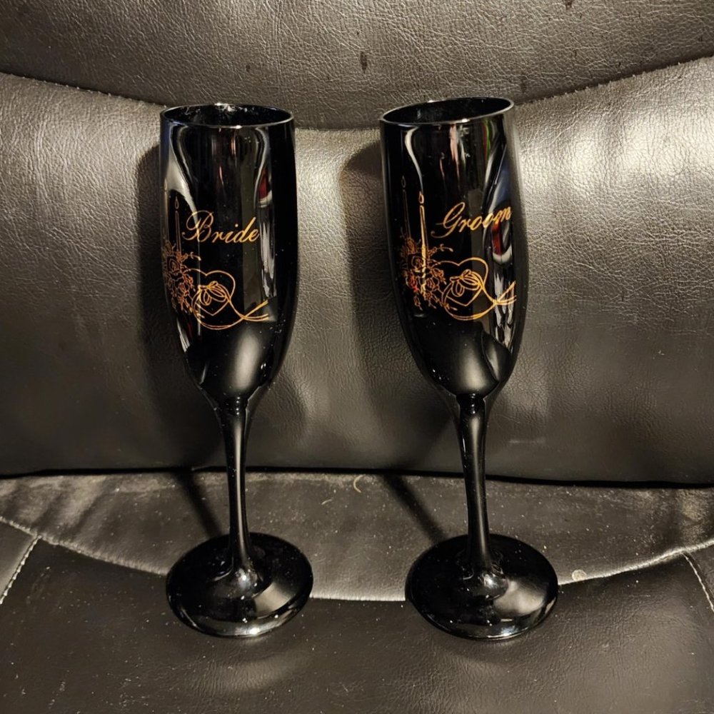 Bride & Groom Black Toasting Glasses